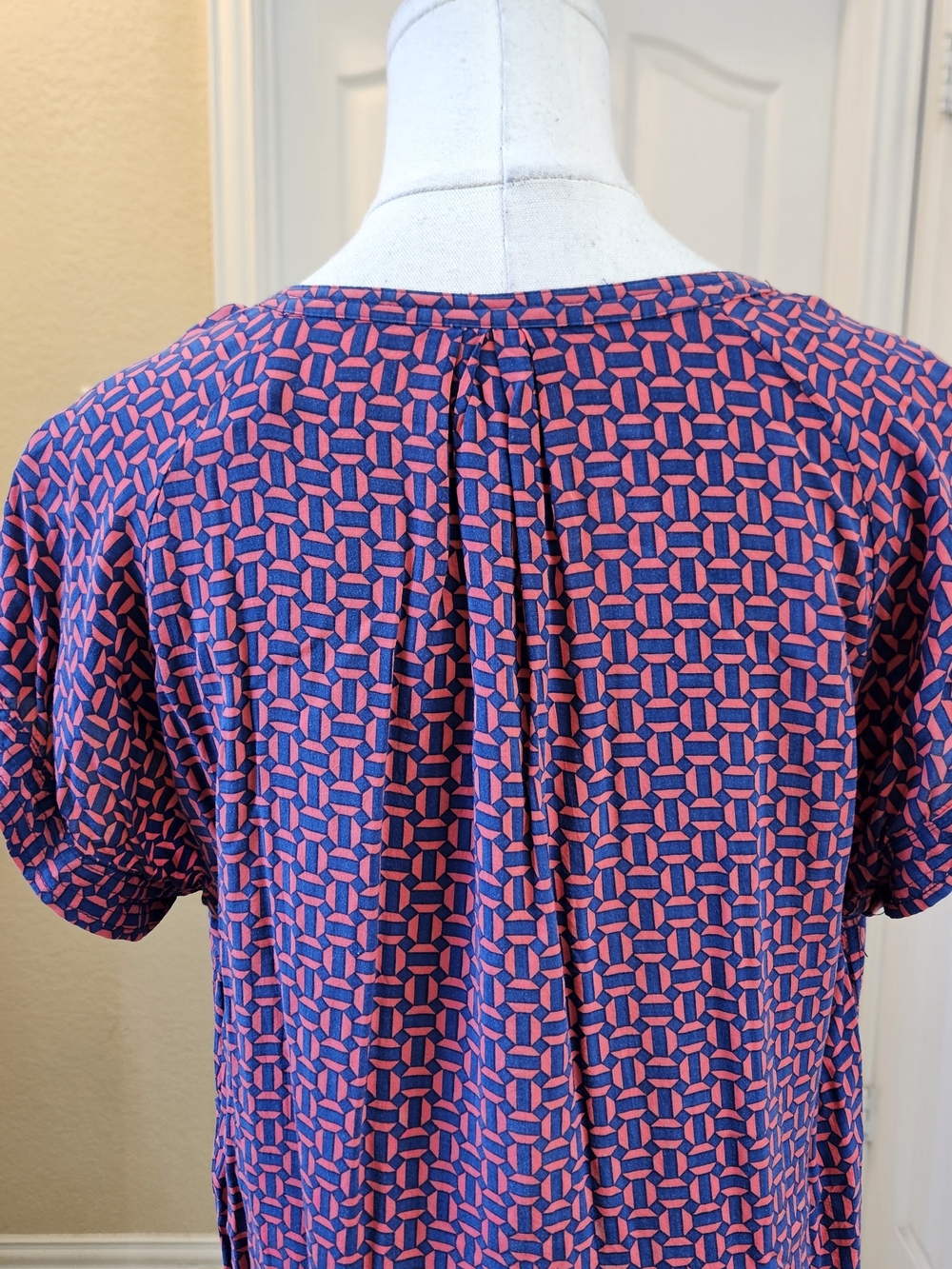 JCP Women’s Geometric Print Blouse – Size Large - Picture 9 of 11